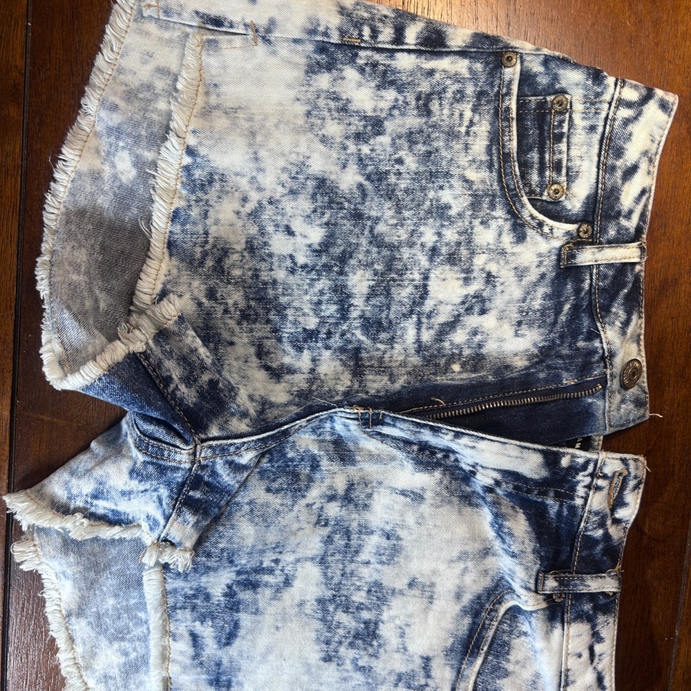 Almost Famous Blue Acid Wash Jeans - Picture 4 of 14